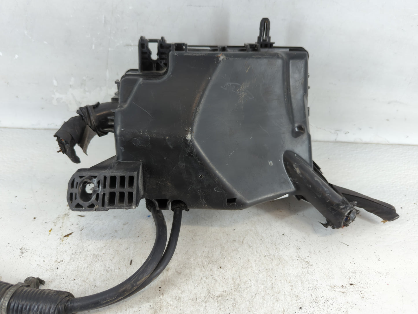 2019-2020 Hyundai Elantra Fusebox Fuse Box Panel Relay Module P/N:91956-F2025 Fits Fits 2019 2020 OEM Used Auto Parts - Oemu