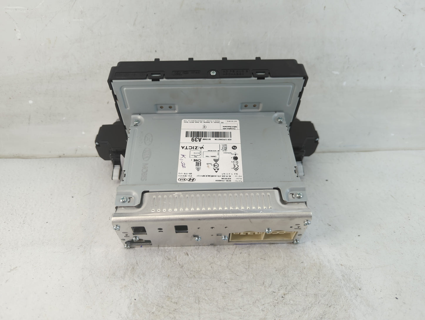2019-2020 Hyundai Elantra Radio AM FM Cd Player Receiver Replacement P/N:96180-F2UA0SSH Fits Fits 2019 2020 OEM Used Auto Pa