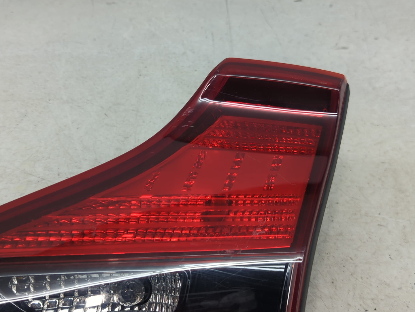 2017-2020 Hyundai Ioniq Tail Light Assembly Passenger Right OEM Fits Fits 2017 2018 2019 2020 OEM Used Auto Parts - Oemuseda