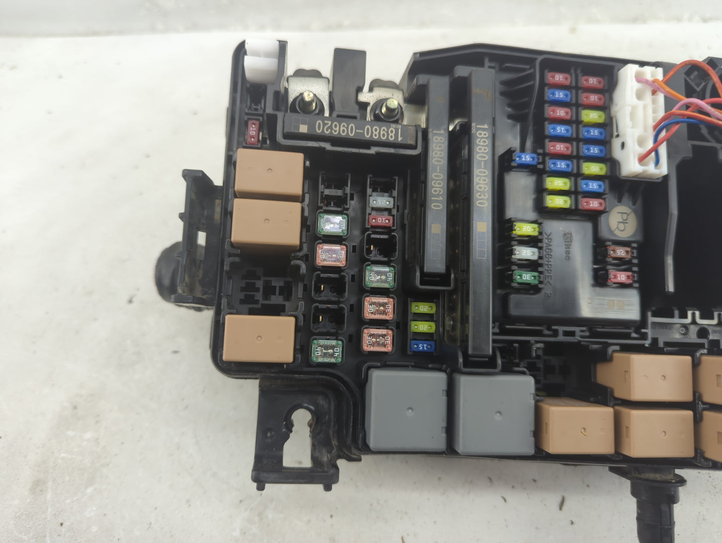 2019 Hyundai Ioniq Fusebox Fuse Box Panel Relay Module Fits OEM Used Auto Parts - Oemusedautoparts1.com