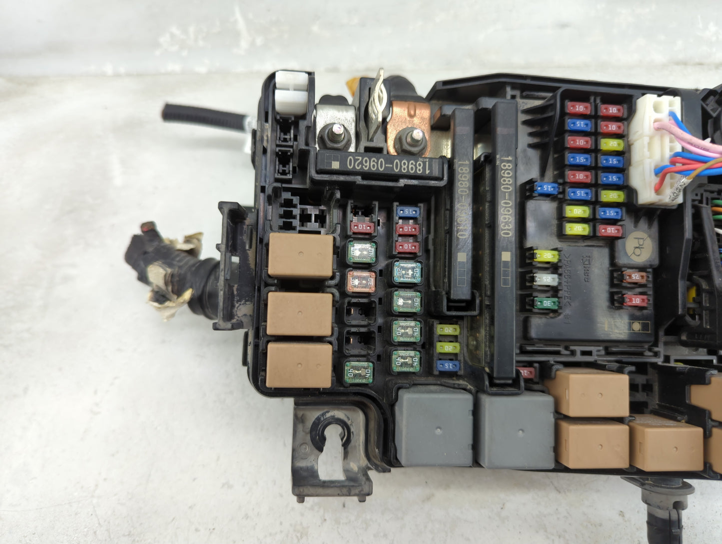 2019 Hyundai Ioniq Fusebox Fuse Box Panel Relay Module P/N:91950-G2921 18980-09620, 18980-09630, 18980-09610 Fits OEM Used A