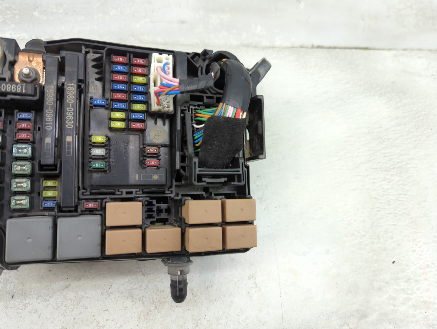 2019 Hyundai Ioniq Fusebox Fuse Box Panel Relay Module P/N:91950-G2921 18980-09620, 18980-09630, 18980-09610 Fits OEM Used A