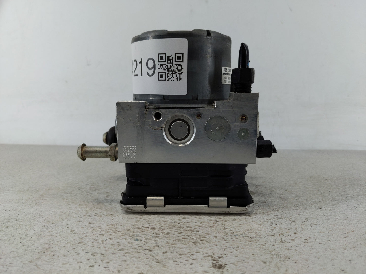 2018-2021 Hyundai Kona ABS Pump Control Module Replacement P/N:58900-J9100 Fits Fits 2018 2019 2020 2021 OEM Used Auto Parts