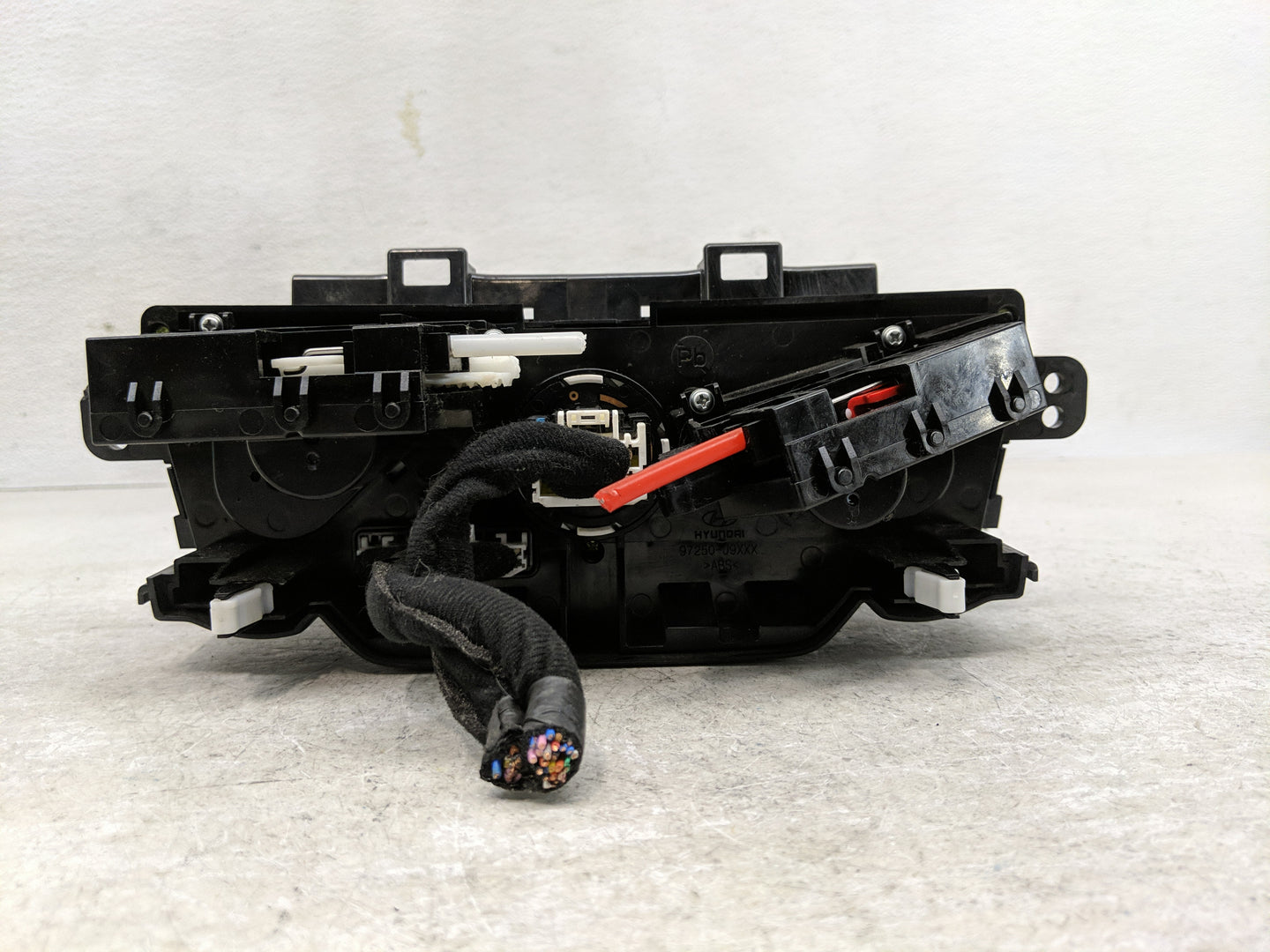 2018-2021 Hyundai Kona Climate Control Module Temperature AC/Heater Replacement P/N:97250-J9070 Fits Fits 2018 2019 2020 202