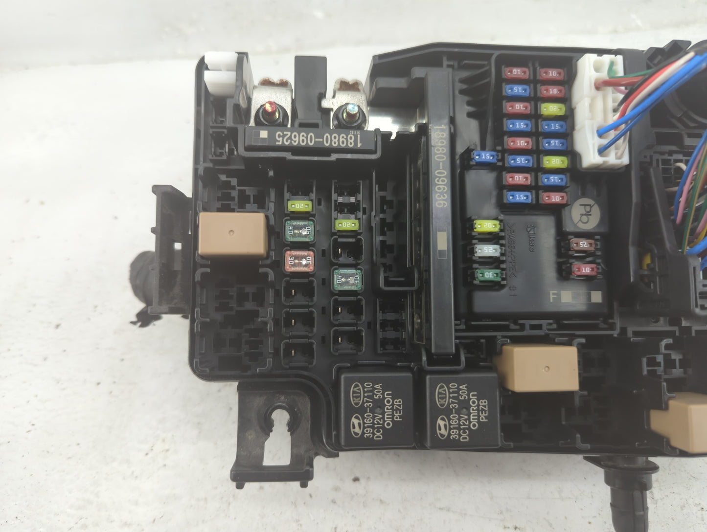 2018-2021 Hyundai Kona Fusebox Fuse Box Panel Relay Module P/N:91956-J9520 91227-J9251 Fits Fits 2018 2019 2020 2021 OEM Use