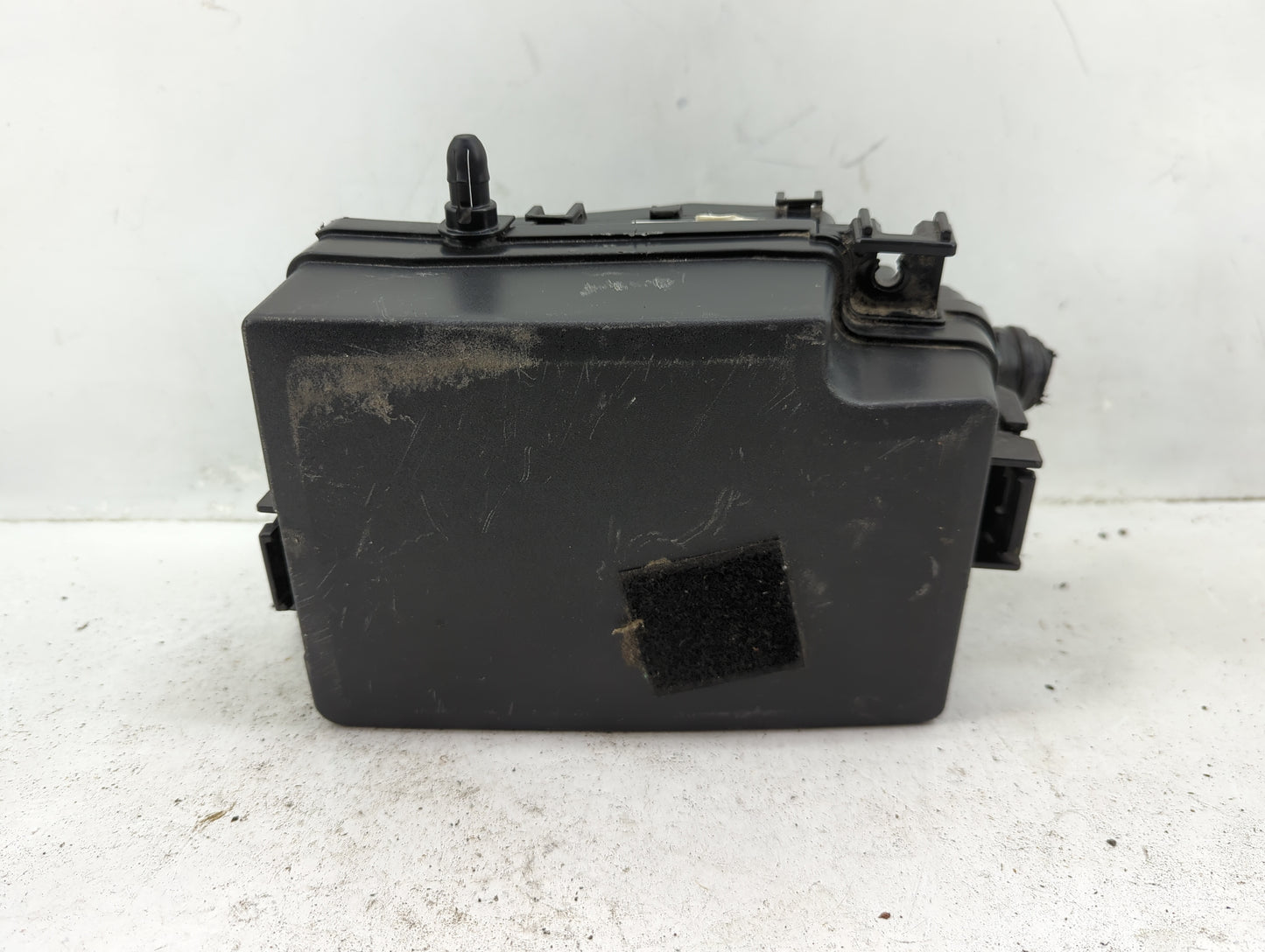 2018-2021 Hyundai Kona Fusebox Fuse Box Panel Relay Module P/N:91227-J9251 Fits Fits 2018 2019 2020 2021 OEM Used Auto Parts