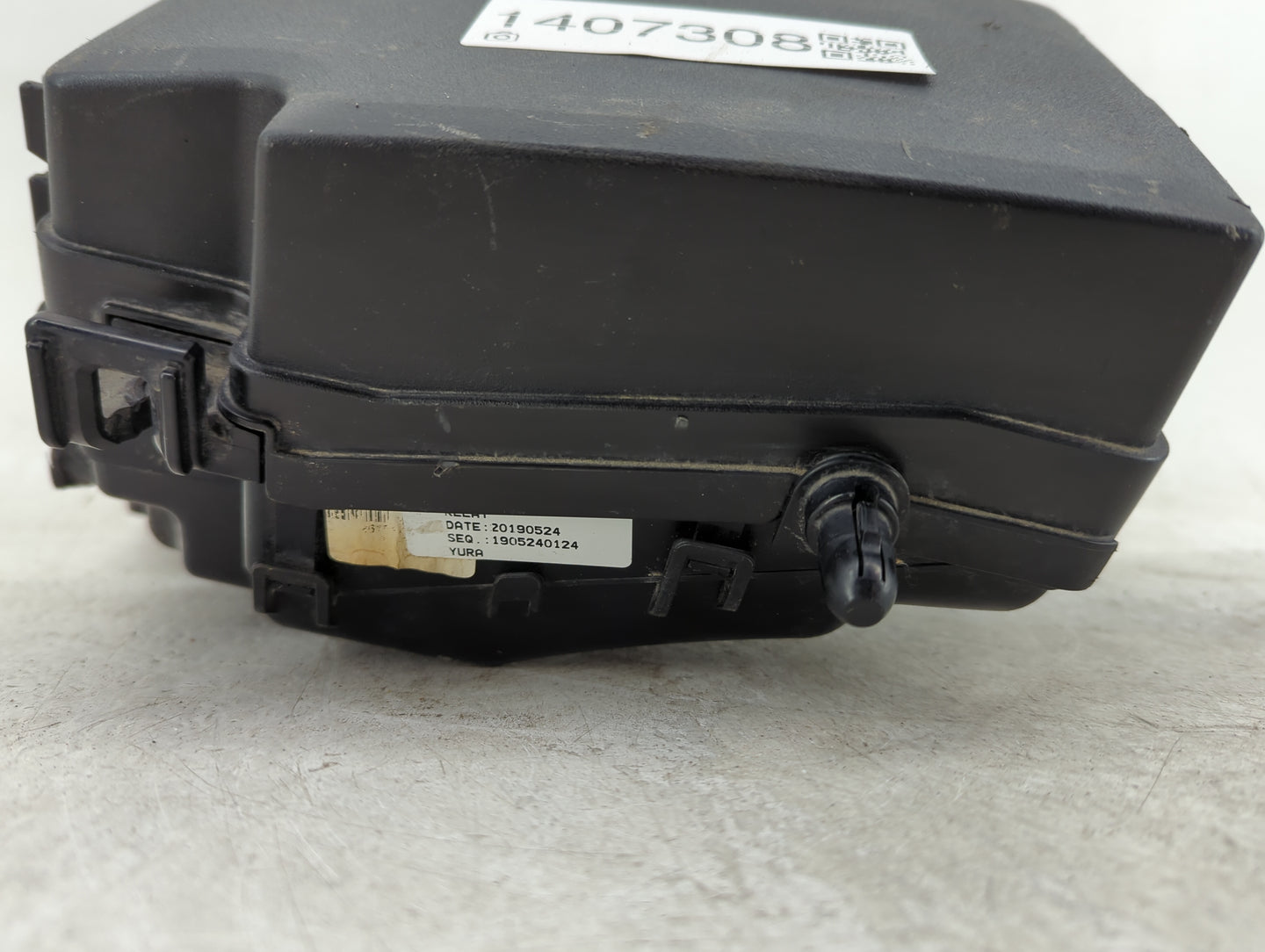 2018-2021 Hyundai Kona Fusebox Fuse Box Panel Relay Module P/N:91227-J9251 Fits Fits 2018 2019 2020 2021 OEM Used Auto Parts