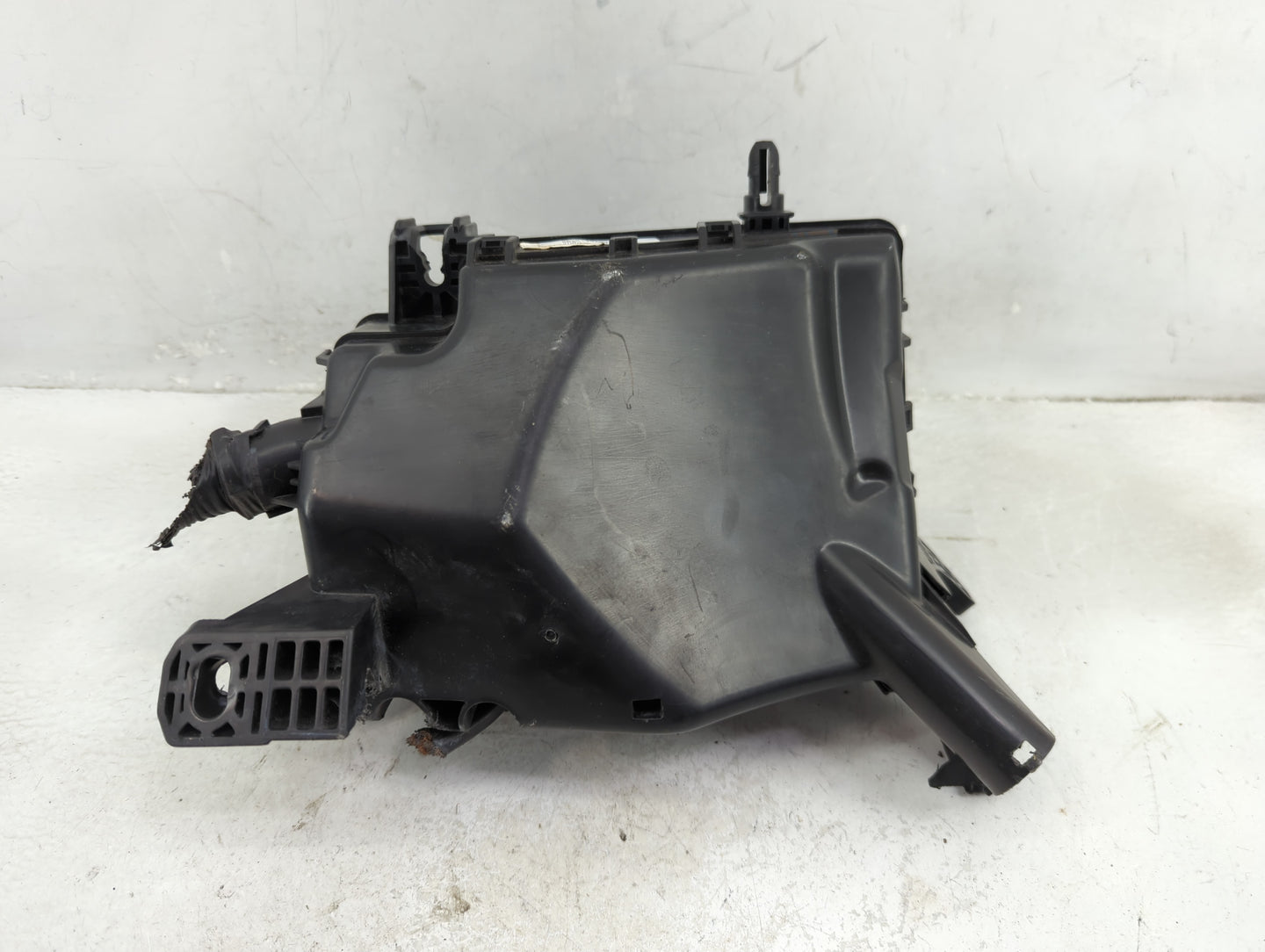 2018-2021 Hyundai Kona Fusebox Fuse Box Panel Relay Module Fits Fits 2018 2019 2020 2021 OEM Used Auto Parts - Oemusedautopa