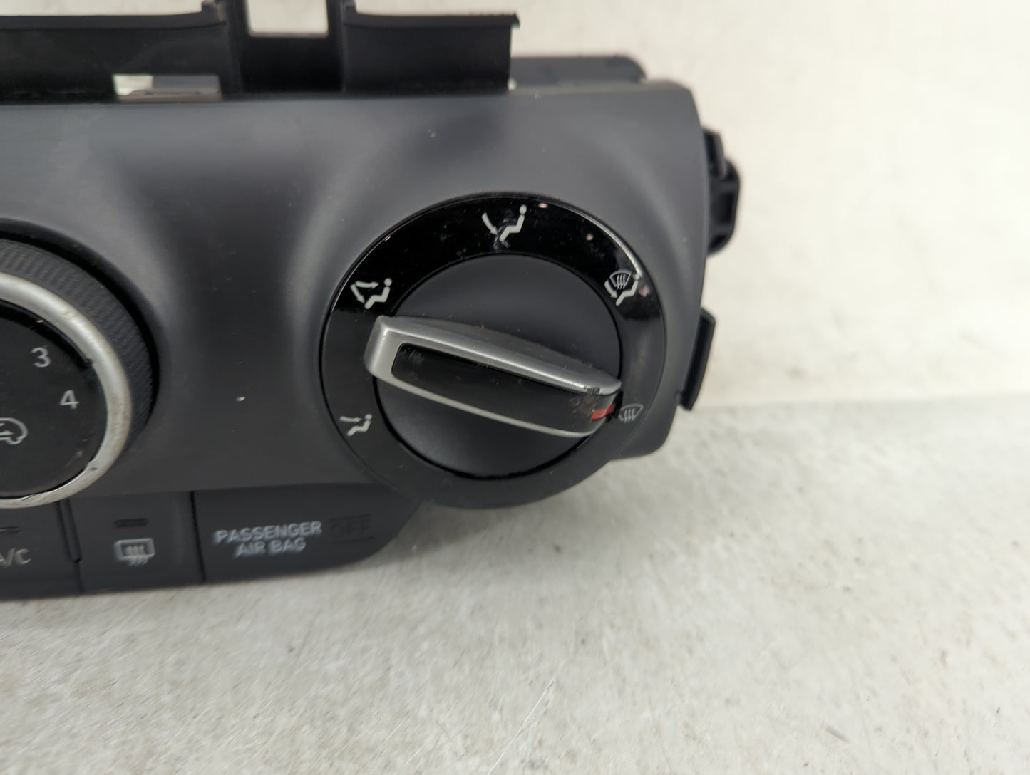 2018-2021 Hyundai Kona Climate Control Module Temperature AC/Heater Replacement P/N:97250-J9060 C20036-8060 Fits OEM Used Au