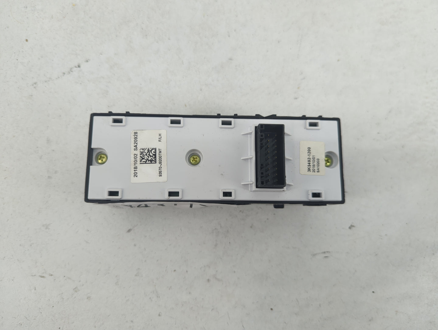 2018-2022 Hyundai Kona Master Power Window Switch Replacement Driver Side Left P/N:93570-J9200TMT 3K54-92-1200 Fits OEM Used