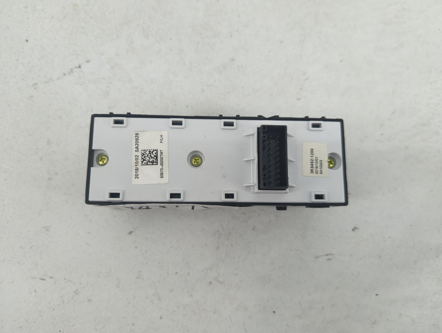 2018-2022 Hyundai Kona Master Power Window Switch Replacement Driver Side Left P/N:93570-J9200TMT 3K54-92-1200 Fits OEM Used