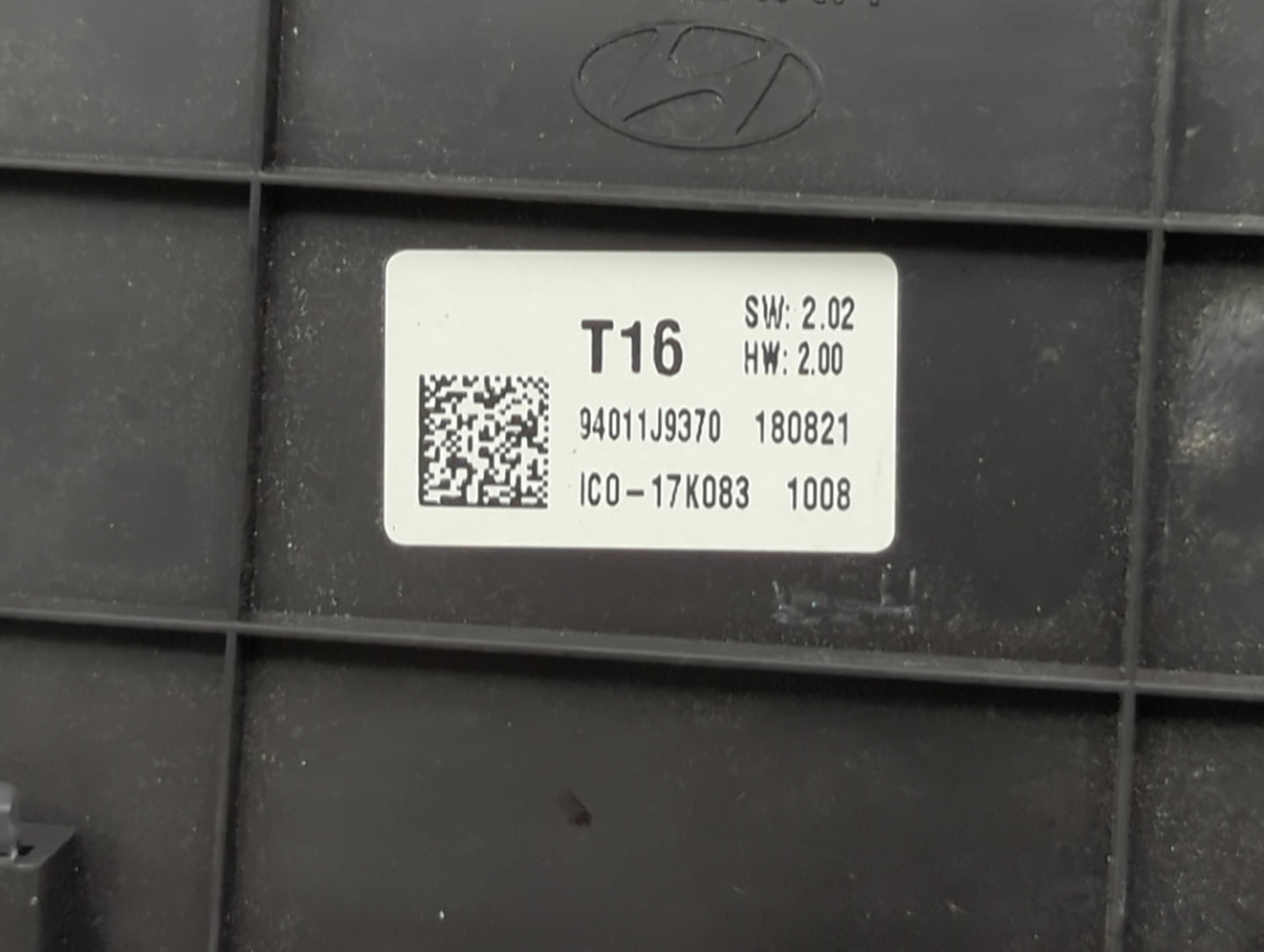 2019-2021 Hyundai Kona Instrument Cluster Speedometer Gauges P/N:94011J9370 Miles: Fits Fits 2019 2020 2021 OEM Used Auto Pa