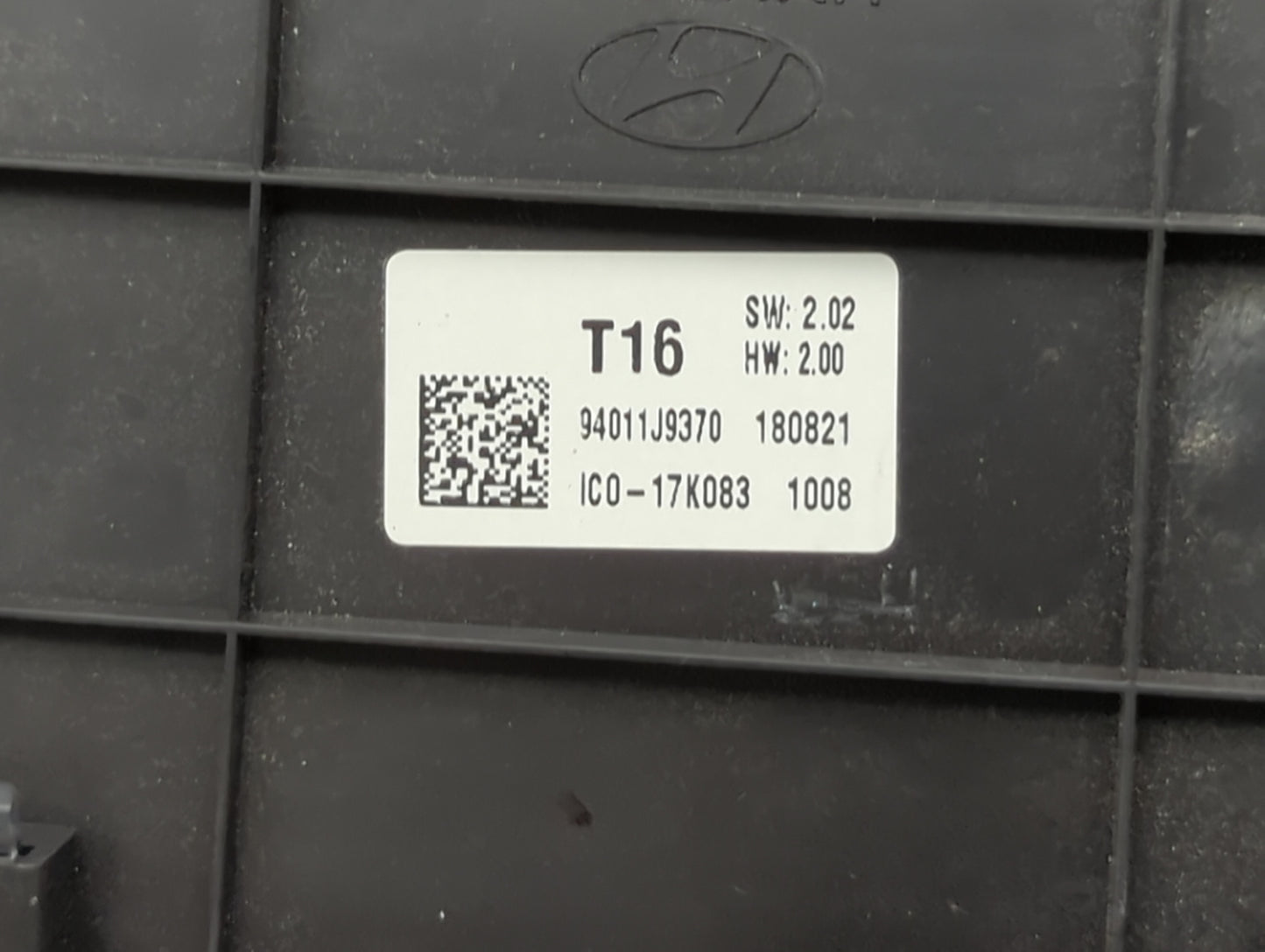 2019-2021 Hyundai Kona Instrument Cluster Speedometer Gauges P/N:94011J9370 Miles: Fits Fits 2019 2020 2021 OEM Used Auto Pa