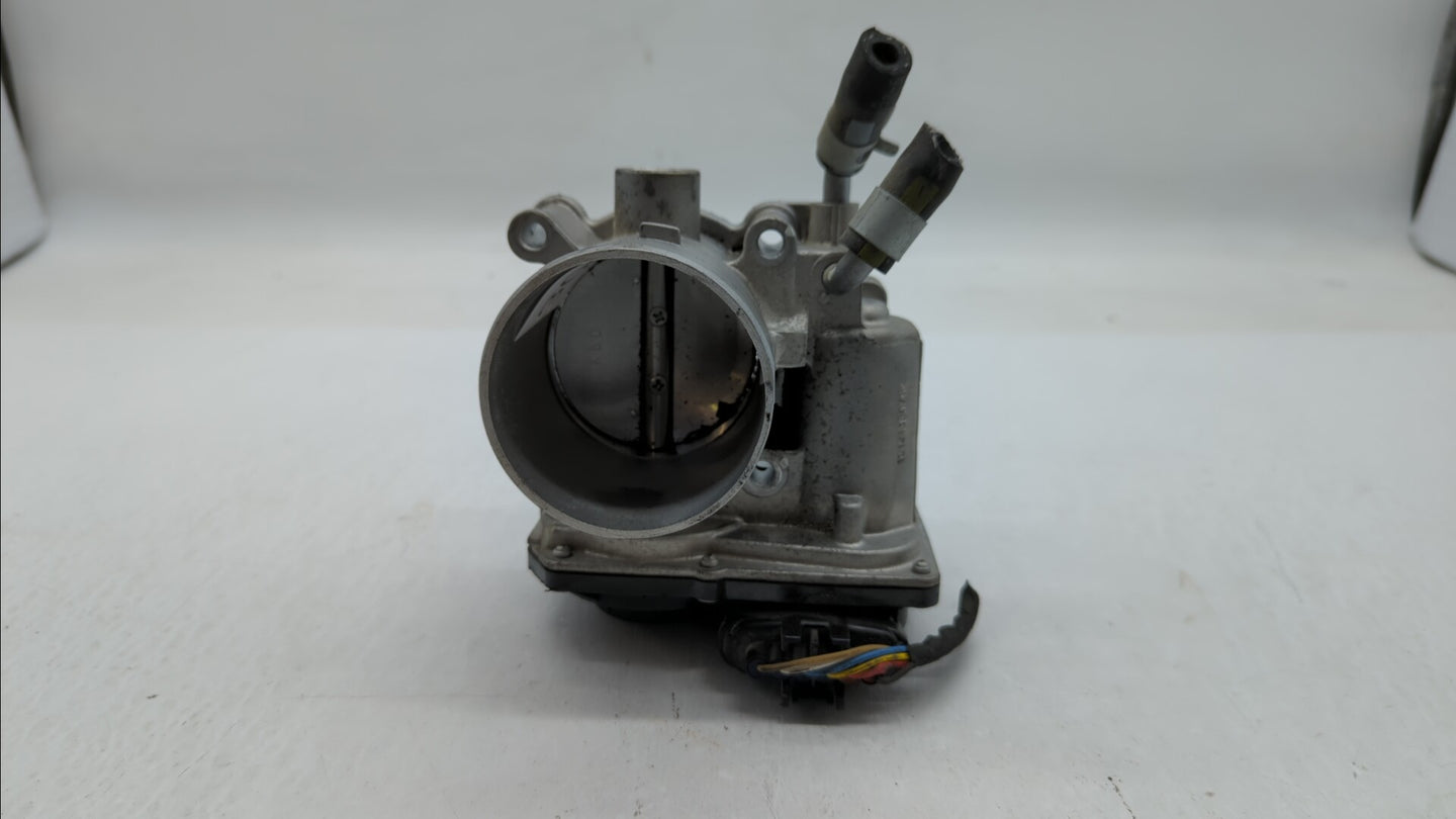 2018-2019 Hyundai Kona Throttle Body P/N:35100-2E400 Fits Fits 2012 2013 2014 2015 2016 2018 2019 OEM Used Auto Parts - Oemu