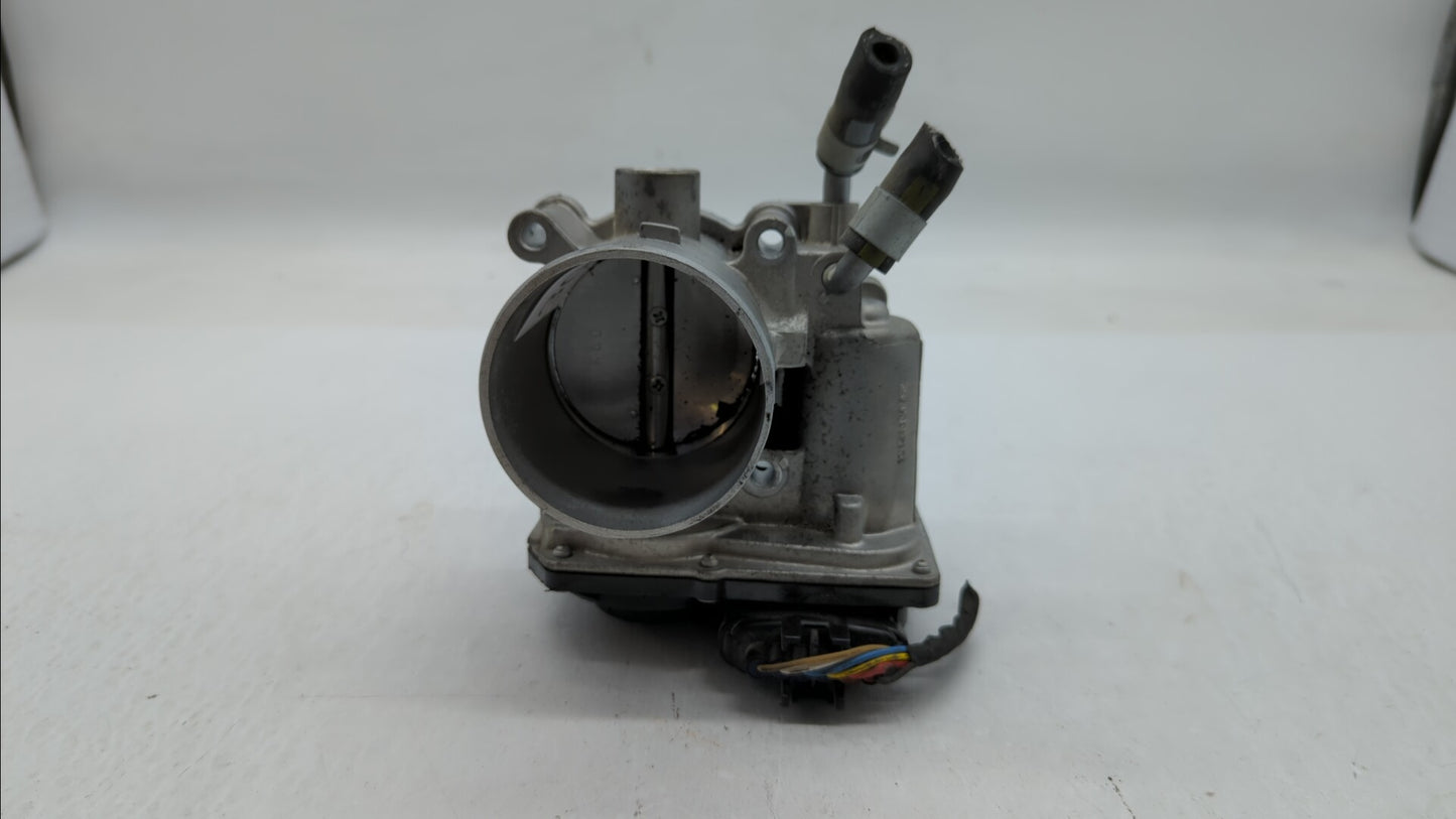 2018-2019 Hyundai Kona Throttle Body P/N:35100-2E400 Fits Fits 2012 2013 2014 2015 2016 2018 2019 OEM Used Auto Parts - Oemu