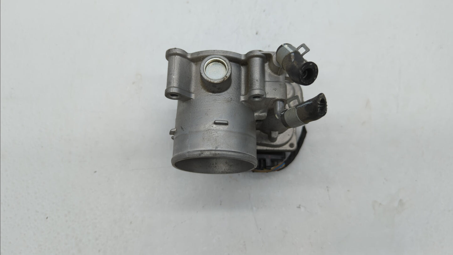 2018-2019 Hyundai Kona Throttle Body P/N:35100-2E400 Fits Fits 2012 2013 2014 2015 2016 2018 2019 OEM Used Auto Parts - Oemu