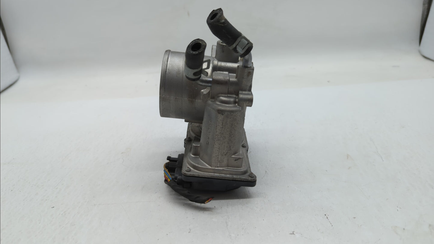 2018-2019 Hyundai Kona Throttle Body P/N:35100-2E400 Fits Fits 2012 2013 2014 2015 2016 2018 2019 OEM Used Auto Parts - Oemu