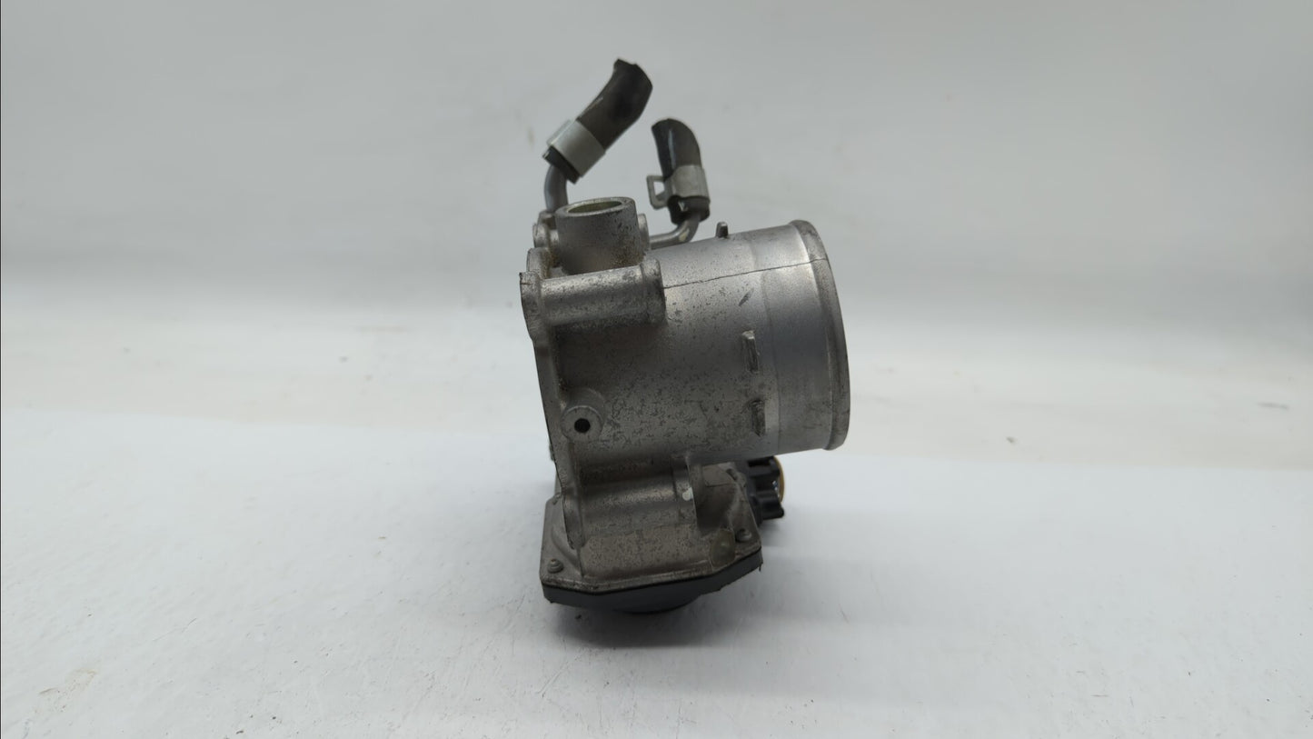 2018-2019 Hyundai Kona Throttle Body P/N:35100-2E400 Fits Fits 2012 2013 2014 2015 2016 2018 2019 OEM Used Auto Parts - Oemu