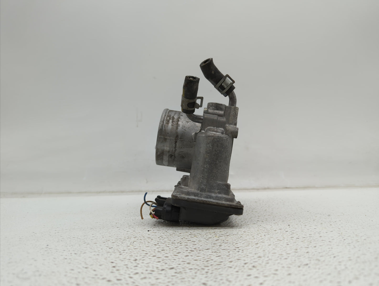 2018-2019 Hyundai Kona Throttle Body P/N:35100-2E400 35100-2E000 Fits Fits 2012 2013 2014 2015 2016 2018 2019 OEM Used Auto 