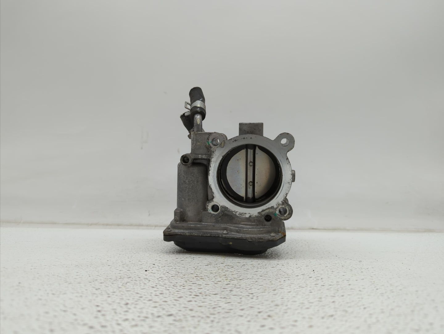 2018-2019 Hyundai Kona Throttle Body P/N:35100-2E400 35100-2E000 Fits Fits 2012 2013 2014 2015 2016 2018 2019 OEM Used Auto 