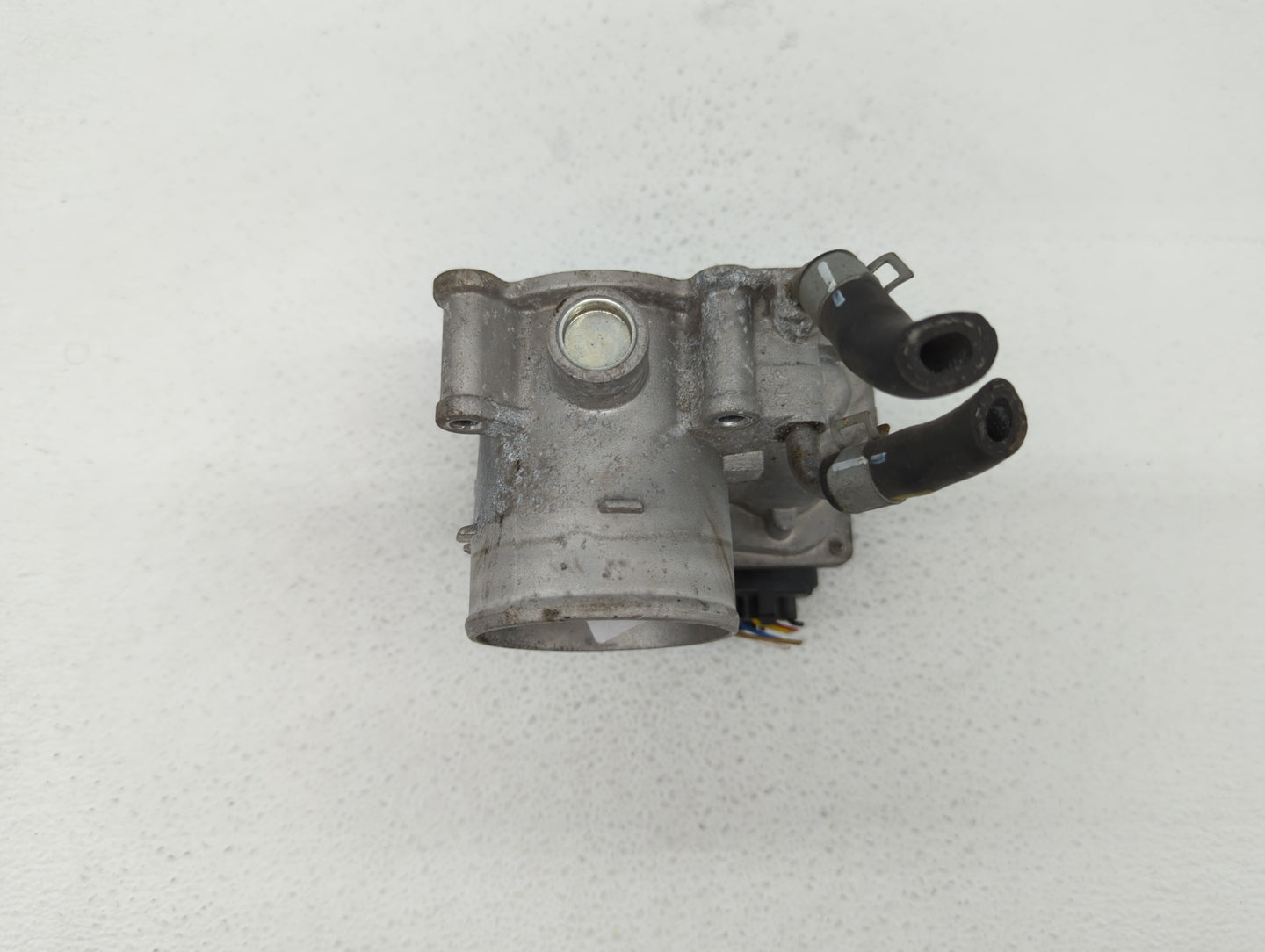 2018-2019 Hyundai Kona Throttle Body P/N:35100-2E400 35100-2E000 Fits Fits 2012 2013 2014 2015 2016 2018 2019 OEM Used Auto 
