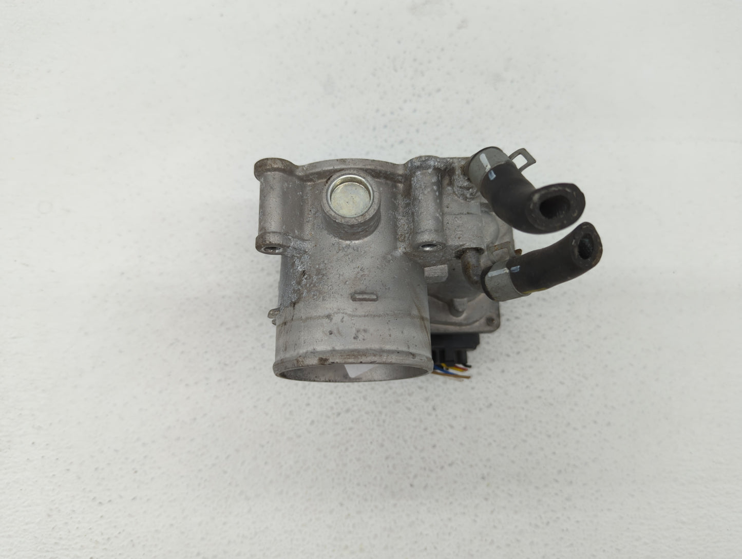 2018-2019 Hyundai Kona Throttle Body P/N:35100-2E400 35100-2E000 Fits Fits 2012 2013 2014 2015 2016 2018 2019 OEM Used Auto 