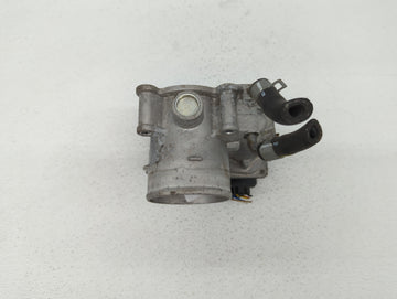 2018-2019 Hyundai Kona Throttle Body P/N:35100-2E400 35100-2E000 Fits Fits 2012 2013 2014 2015 2016 2018 2019 OEM Used Auto Parts