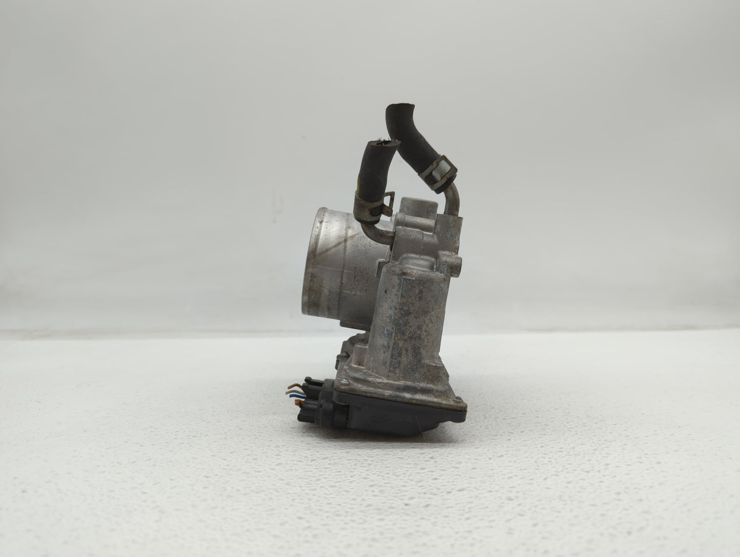 2018-2019 Hyundai Kona Throttle Body P/N:35100-2E400 35100-2E000 Fits Fits 2012 2013 2014 2015 2016 2018 2019 OEM Used Auto 