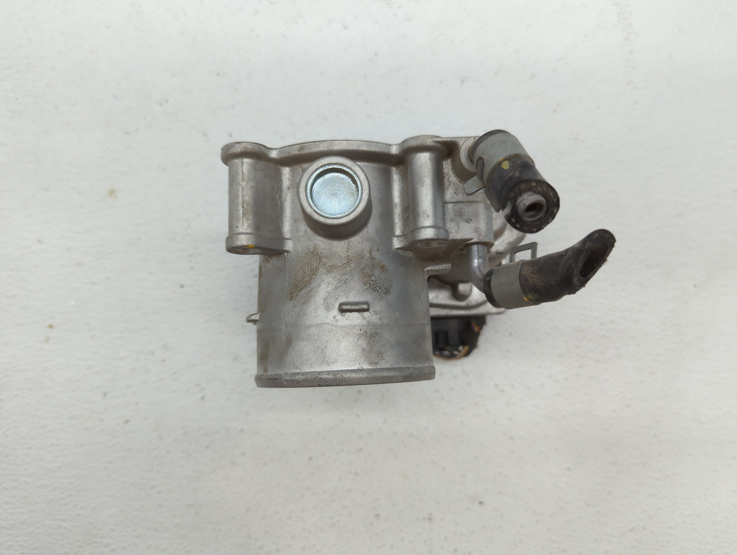 2018-2019 Hyundai Kona Throttle Body P/N:35100-2E400 35100-2E000 Fits Fits 2012 2013 2014 2015 2016 2018 2019 OEM Used Auto 
