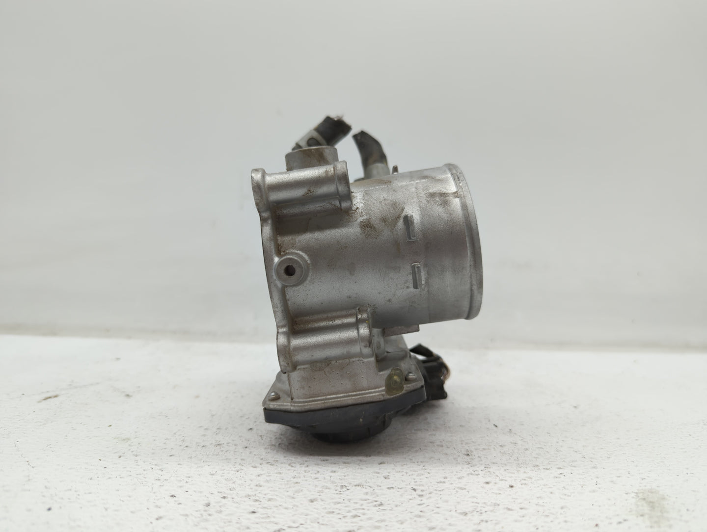 2018-2019 Hyundai Kona Throttle Body P/N:35100-2E400 35100-2E000 Fits Fits 2012 2013 2014 2015 2016 2018 2019 OEM Used Auto 