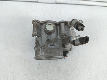 2018-2019 Hyundai Kona Throttle Body P/N:35100-2E400 35100-2E000 Fits Fits 2012 2013 2014 2015 2016 2018 2019 OEM Used Auto Parts