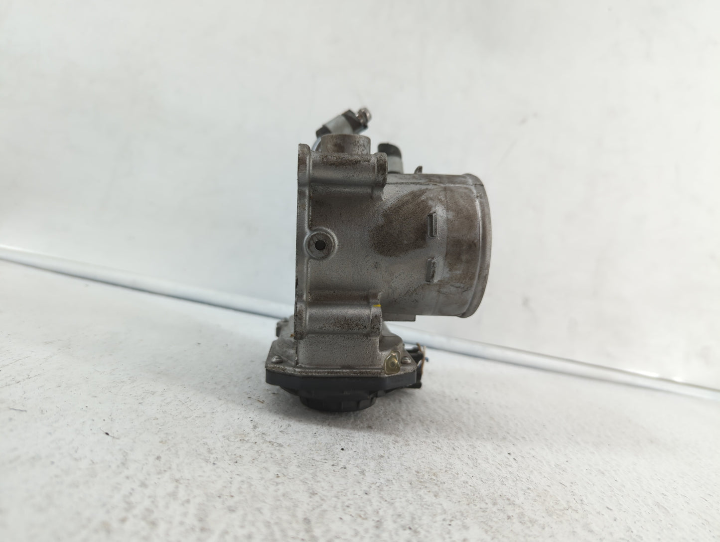 2018-2019 Hyundai Kona Throttle Body P/N:35100-2E400 35100-2E000 Fits Fits 2012 2013 2014 2015 2016 2018 2019 OEM Used Auto 