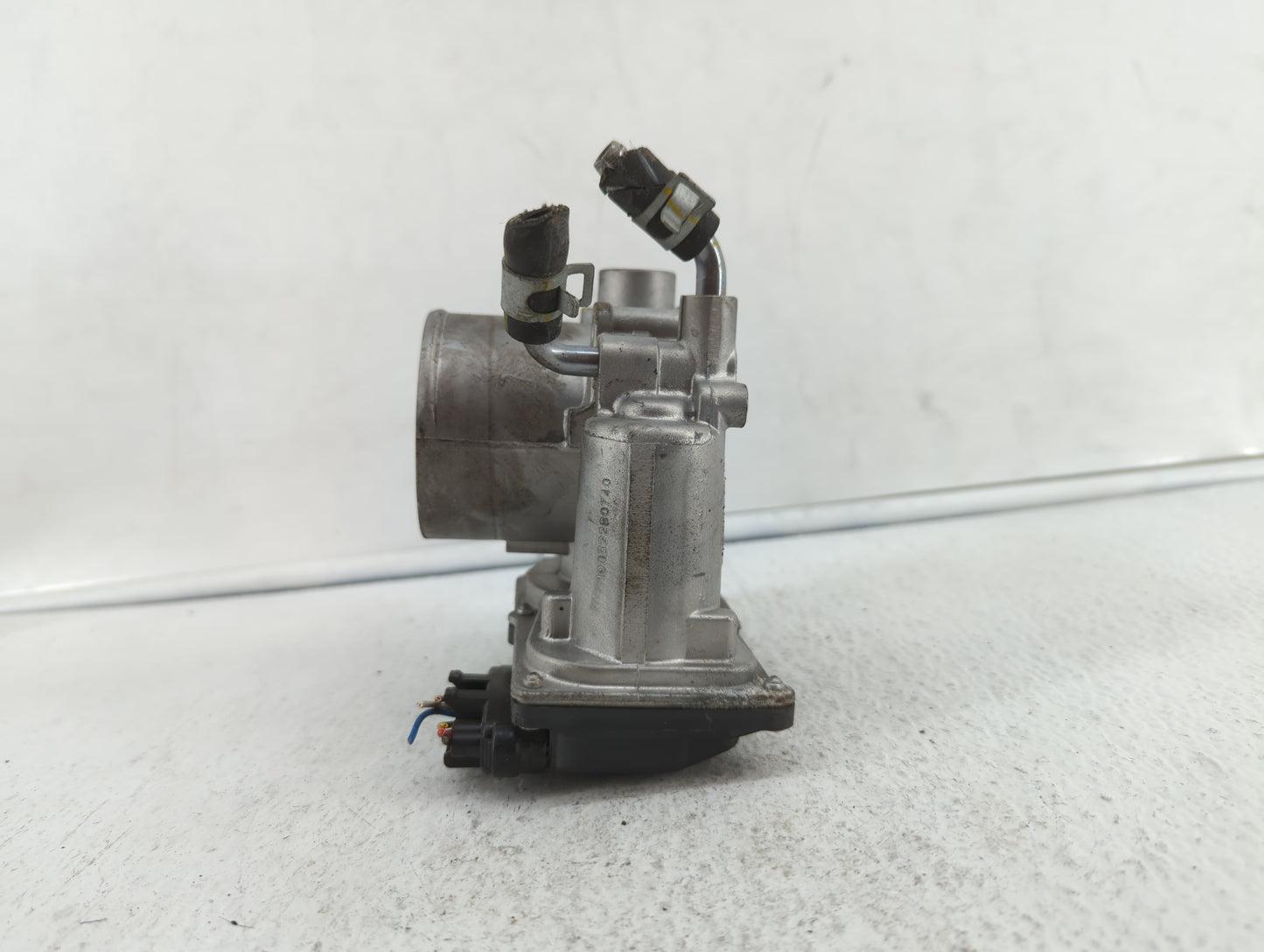 2018-2019 Hyundai Kona Throttle Body P/N:35100-2E400 35100-2E000 Fits Fits 2012 2013 2014 2015 2016 2018 2019 OEM Used Auto 