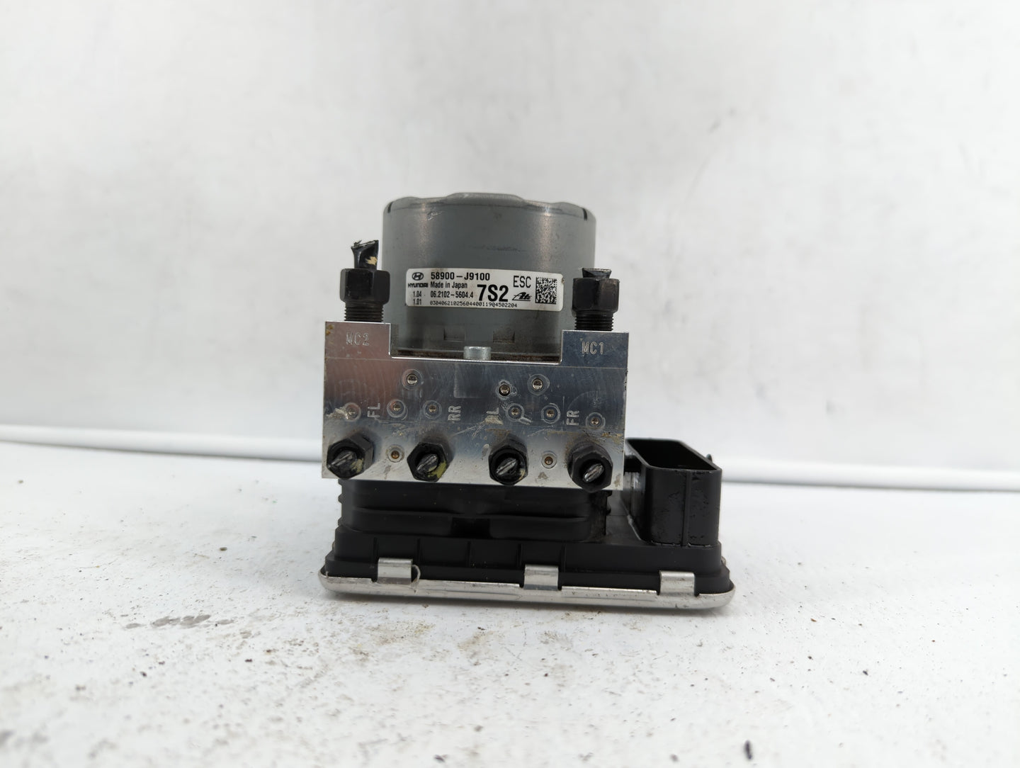 2018-2021 Hyundai Kona ABS Pump Control Module Replacement P/N:58900-J9100 Fits Fits 2018 2019 2020 2021 OEM Used Auto Parts