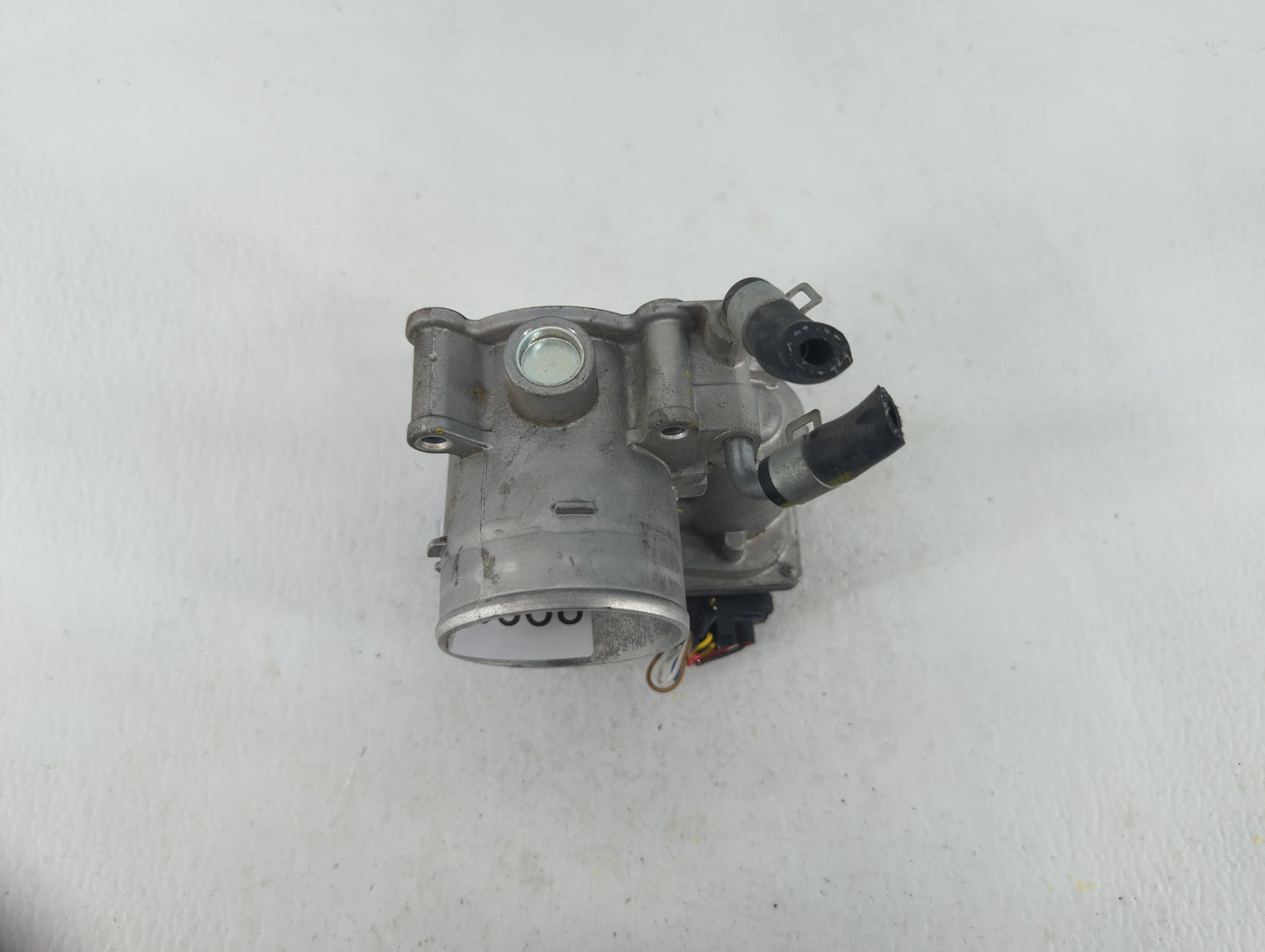 2018-2019 Hyundai Kona Throttle Body P/N:35100-2E400 35100-2E000 Fits Fits 2012 2013 2014 2015 2016 2018 2019 OEM Used Auto 