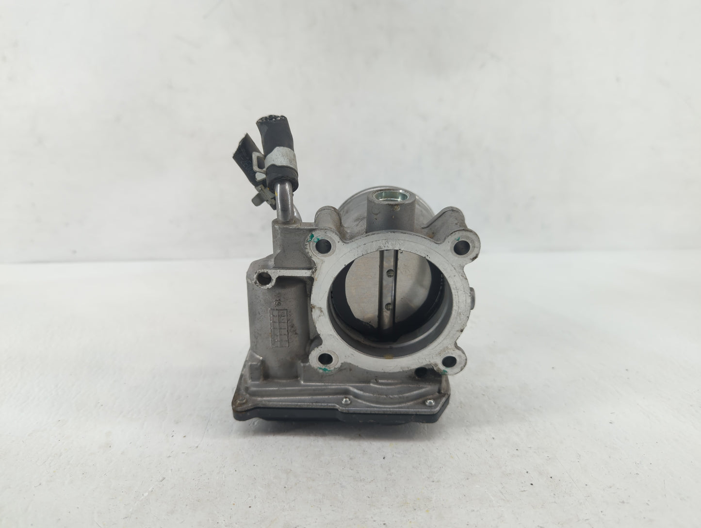 2018-2019 Hyundai Kona Throttle Body P/N:35100-2E400 35100-2E000 Fits Fits 2012 2013 2014 2015 2016 2018 2019 OEM Used Auto 