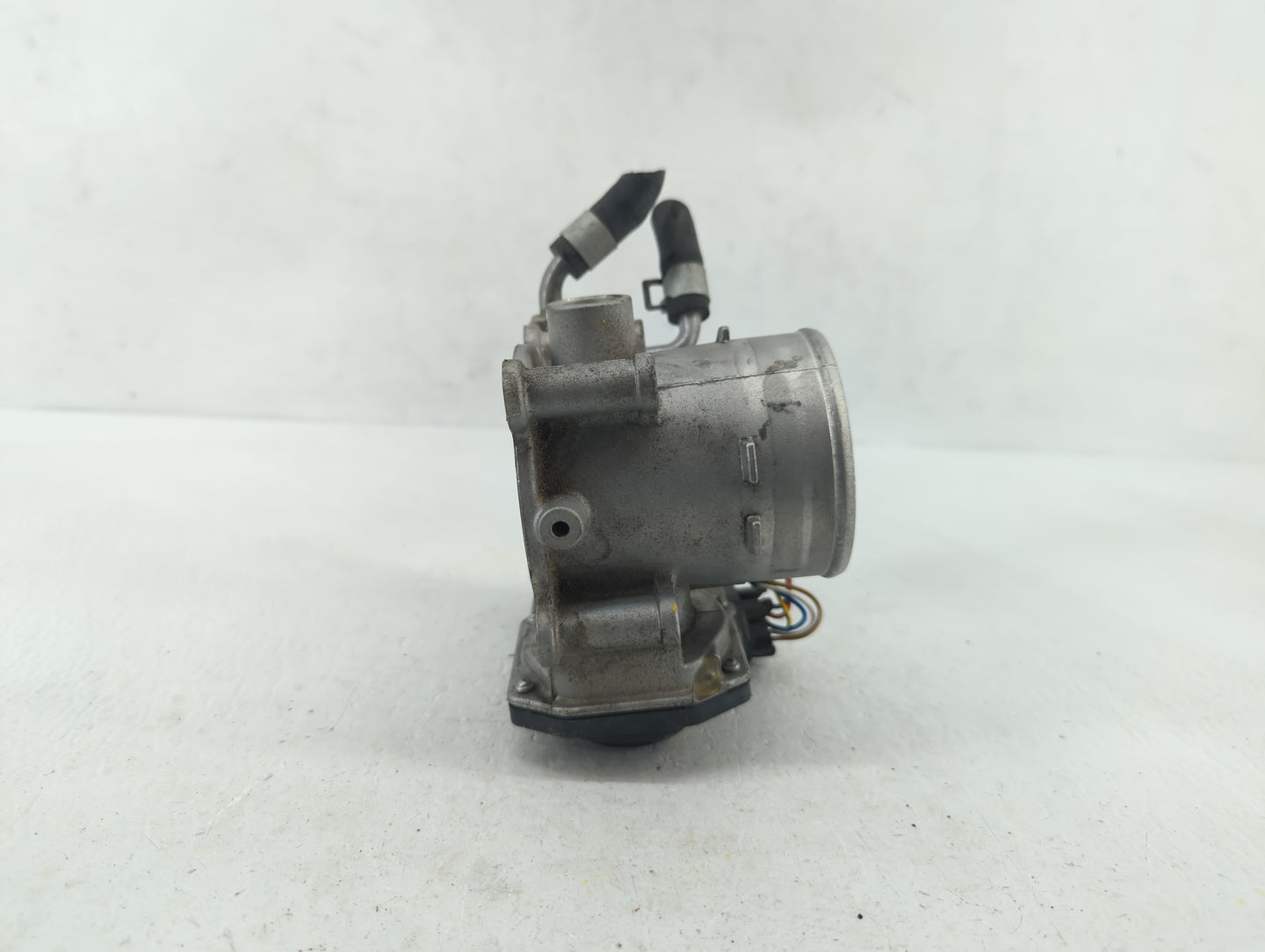 2018-2019 Hyundai Kona Throttle Body P/N:35100-2E400 35100-2E000 Fits Fits 2012 2013 2014 2015 2016 2018 2019 OEM Used Auto 