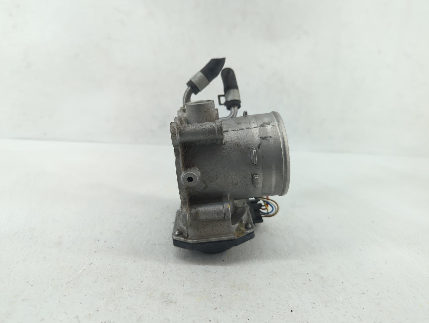 2018-2019 Hyundai Kona Throttle Body P/N:35100-2E400 35100-2E000 Fits Fits 2012 2013 2014 2015 2016 2018 2019 OEM Used Auto 
