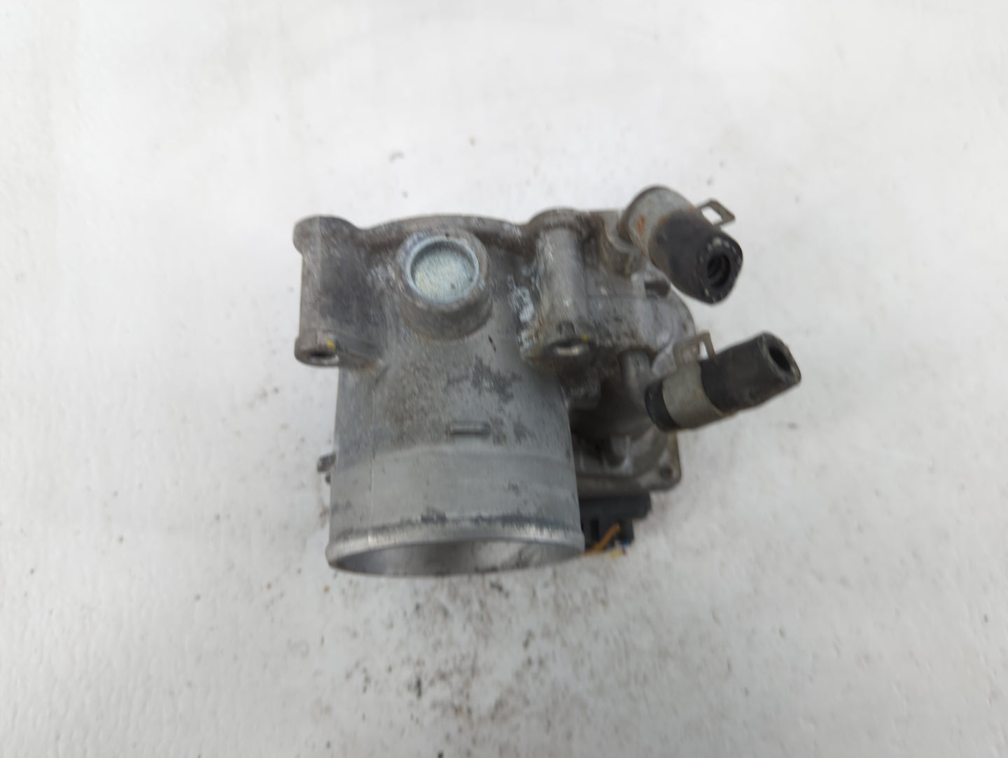 2018-2021 Hyundai Kona Throttle Body P/N:35100-2E400 35100-2E000 Fits Fits 2012 2013 2014 2015 2016 2018 2019 2020 2021 OEM 