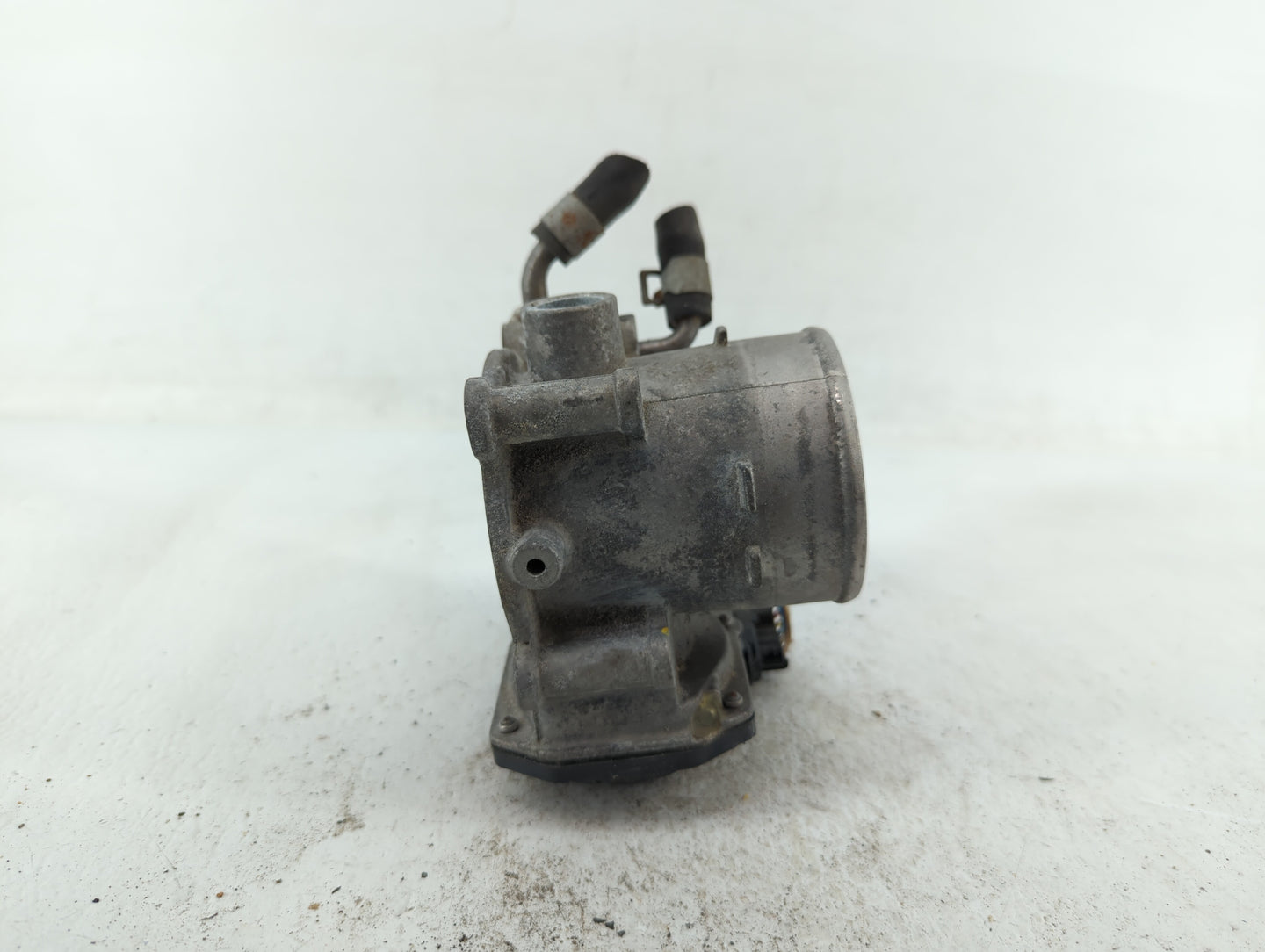2018-2021 Hyundai Kona Throttle Body P/N:35100-2E400 35100-2E000 Fits Fits 2012 2013 2014 2015 2016 2018 2019 2020 2021 OEM 