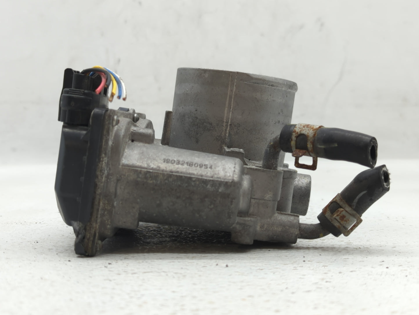 2018-2021 Hyundai Kona Throttle Body P/N:35100-2E400 Fits Fits 2012 2013 2014 2015 2016 2018 2019 2020 2021 OEM Used Auto Pa