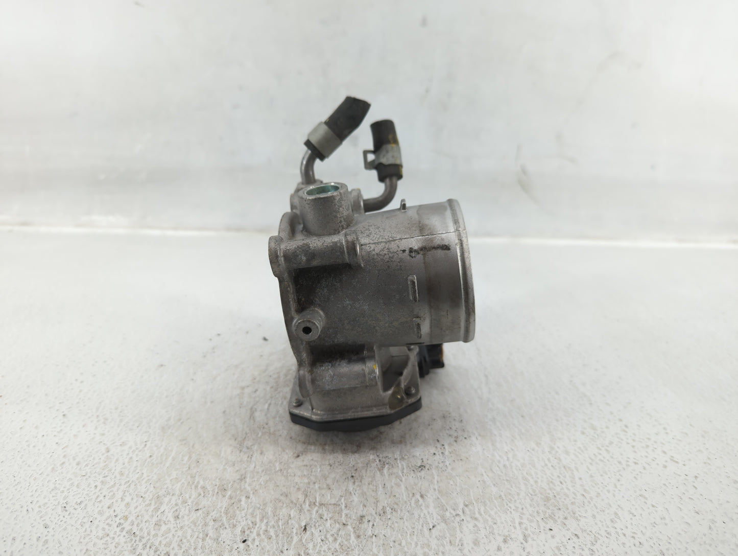 2018-2021 Hyundai Kona Throttle Body P/N:35100-2E400 Fits Fits 2012 2013 2014 2015 2016 2018 2019 2020 2021 OEM Used Auto Pa