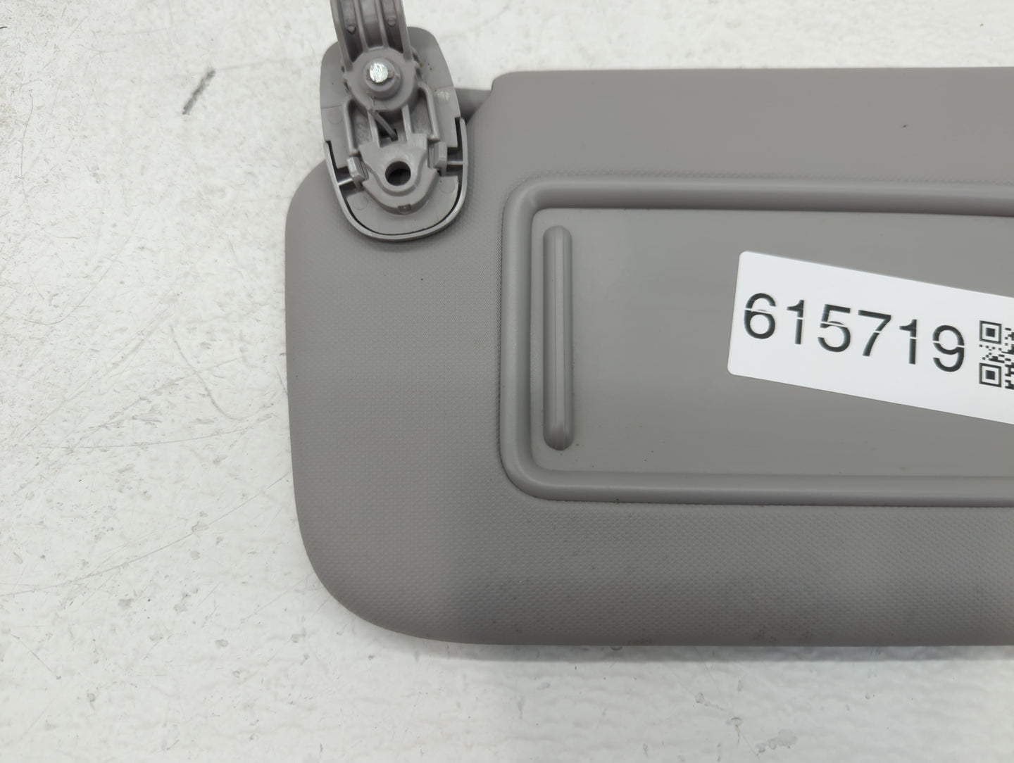 2018-2021 Hyundai Kona Sun Visor Shade Replacement Passenger Right Mirror Fits Fits 2018 2019 2020 2021 OEM Used Auto Parts 
