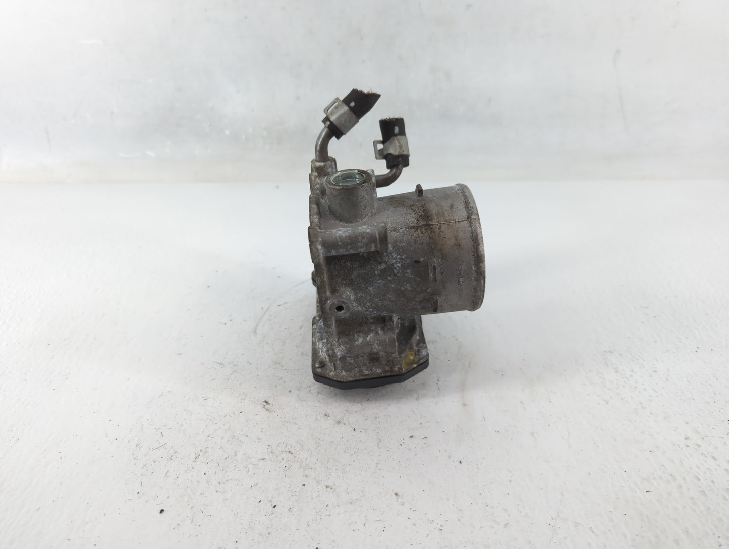 2018-2021 Hyundai Kona Throttle Body P/N:35100-2E400 Fits Fits 2012 2013 2014 2015 2016 2018 2019 2020 2021 OEM Used Auto Pa