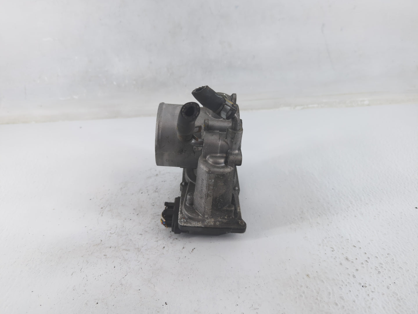 2018-2021 Hyundai Kona Throttle Body P/N:35100-2E400 Fits Fits 2012 2013 2014 2015 2016 2018 2019 2020 2021 OEM Used Auto Pa