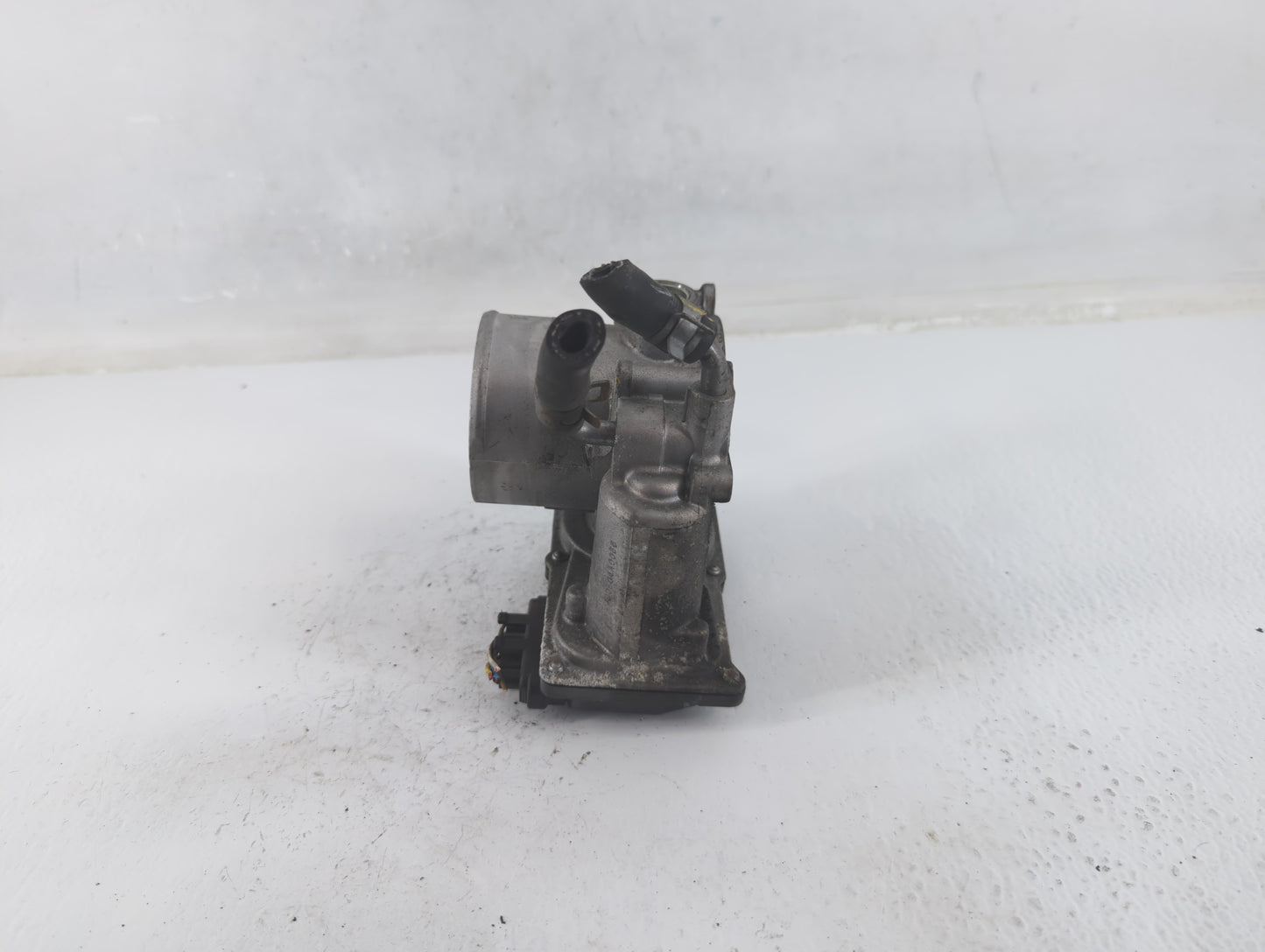 2018-2021 Hyundai Kona Throttle Body P/N:35100-2E400 Fits Fits 2012 2013 2014 2015 2016 2018 2019 2020 2021 OEM Used Auto Pa