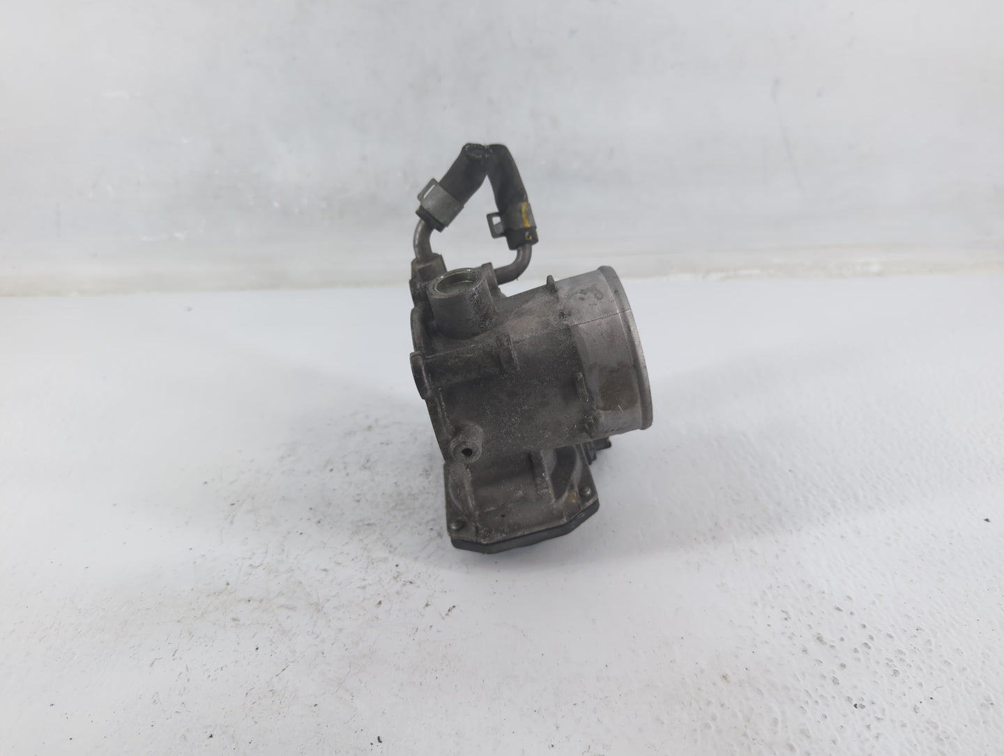 2018-2021 Hyundai Kona Throttle Body P/N:35100-2E400 Fits Fits 2012 2013 2014 2015 2016 2018 2019 2020 2021 OEM Used Auto Pa
