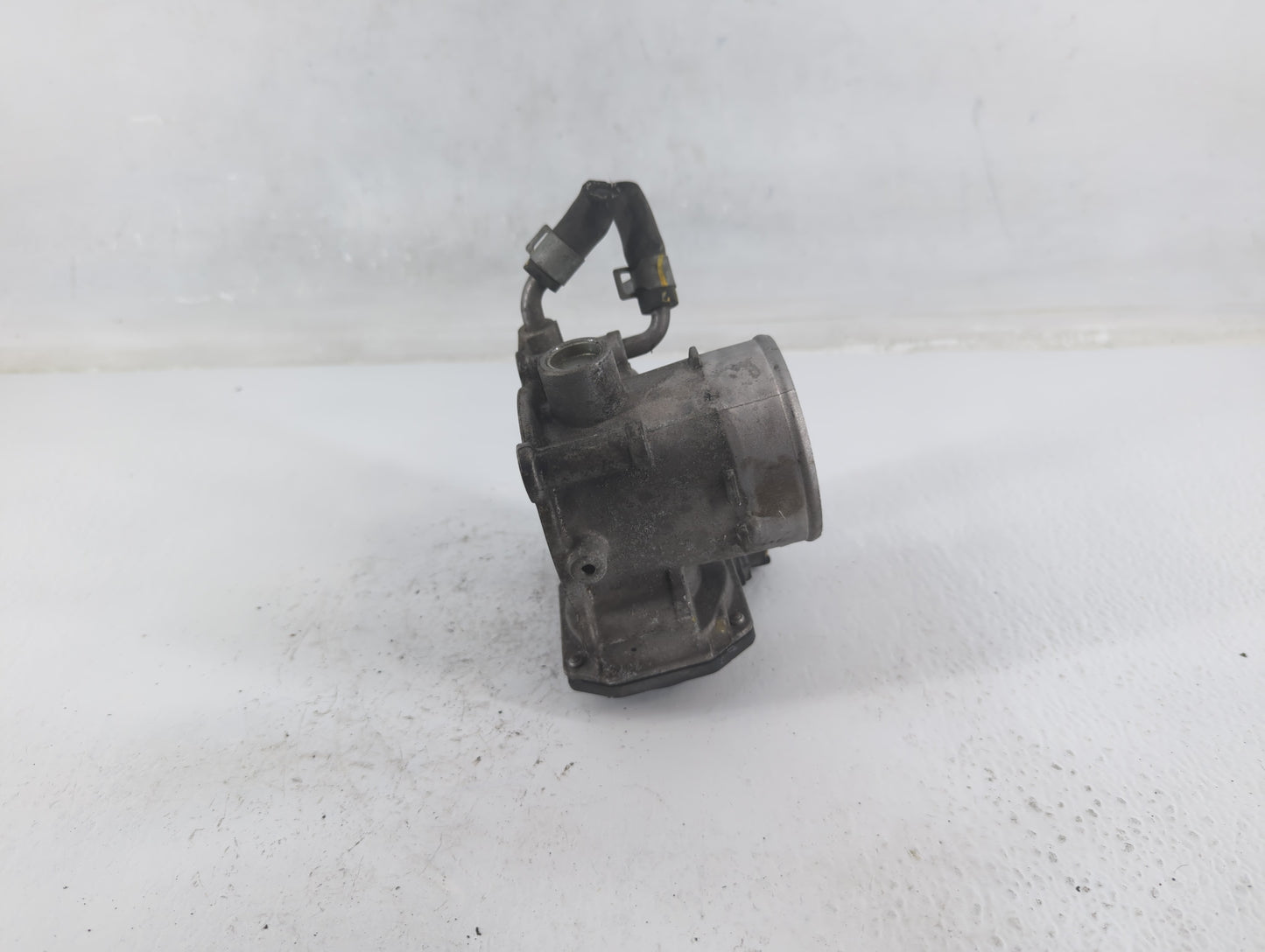 2018-2021 Hyundai Kona Throttle Body P/N:35100-2E400 Fits Fits 2012 2013 2014 2015 2016 2018 2019 2020 2021 OEM Used Auto Pa