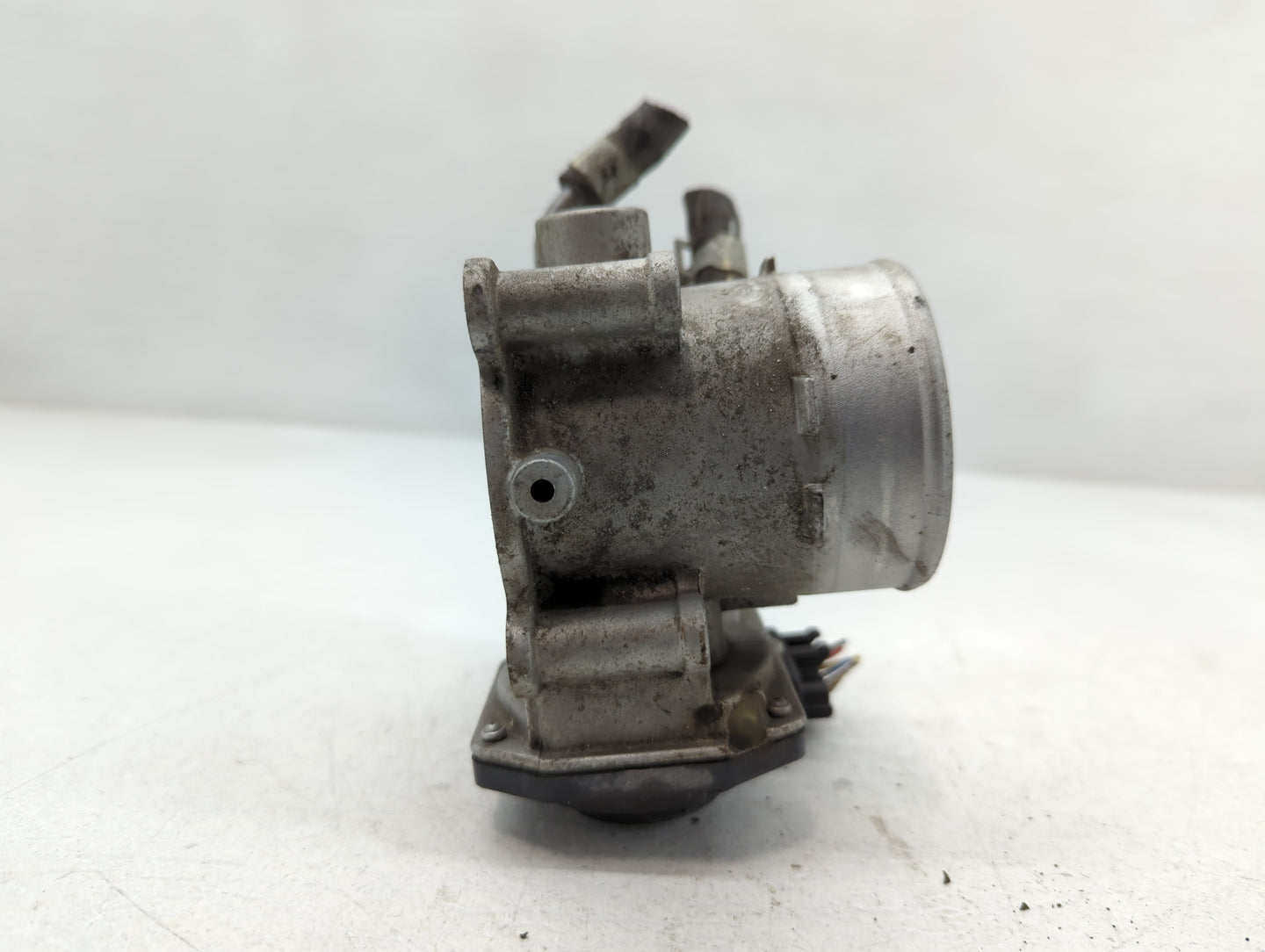 2018-2021 Hyundai Kona Throttle Body P/N:35100-2E400 Fits Fits 2012 2013 2014 2015 2016 2018 2019 2020 2021 OEM Used Auto Pa