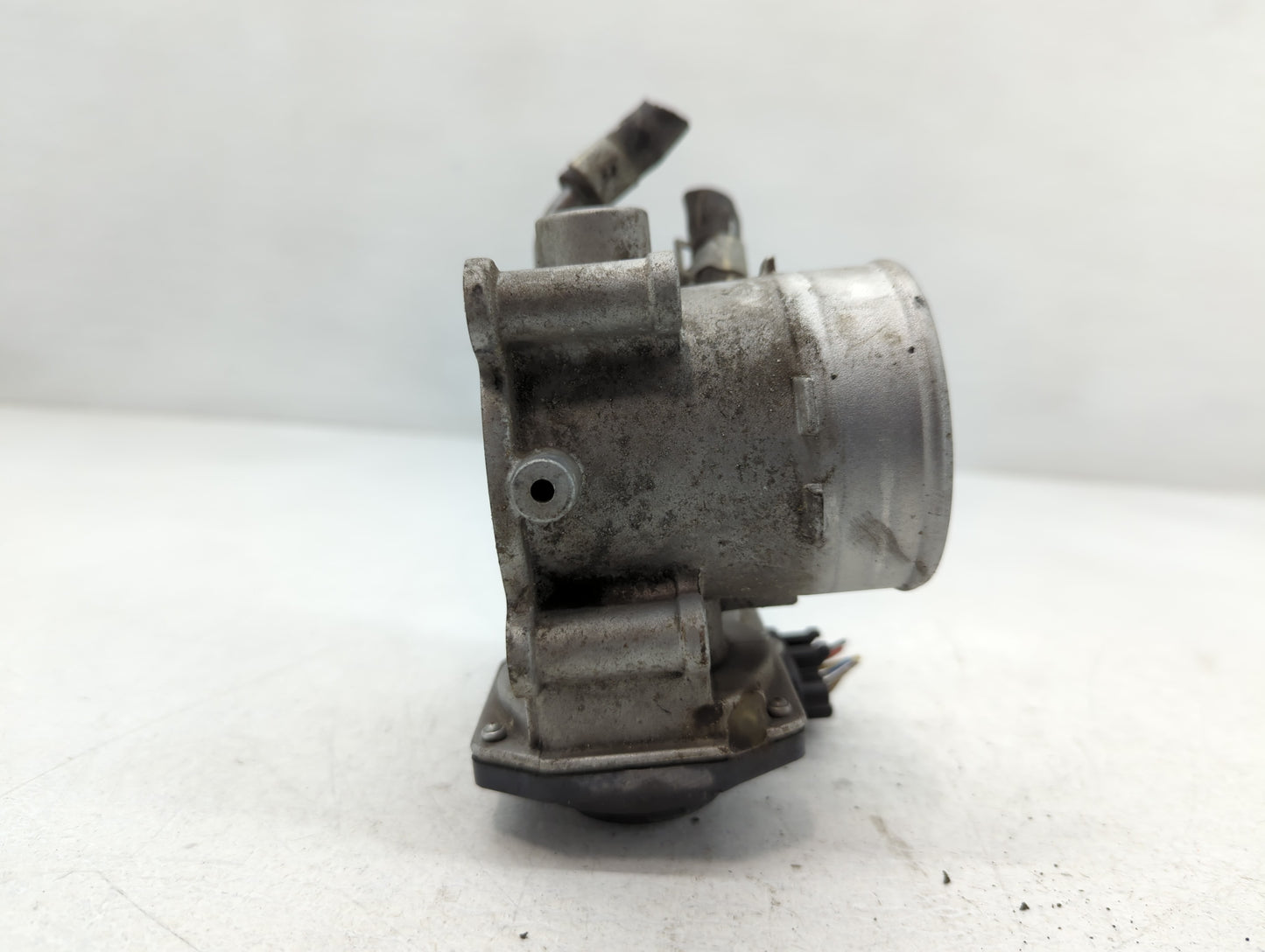 2018-2021 Hyundai Kona Throttle Body P/N:35100-2E400 Fits Fits 2012 2013 2014 2015 2016 2018 2019 2020 2021 OEM Used Auto Pa